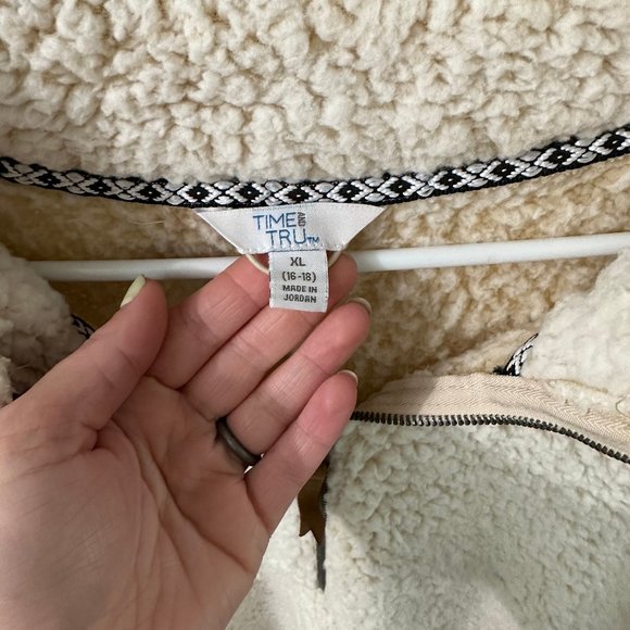 Time & Tru Sweater - Picture 3 of 3